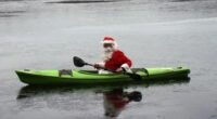 Babbo Natale arriva ad Umbertide in canoa