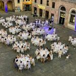 Piazza Matteotti vestita di bianco per la White Dinner