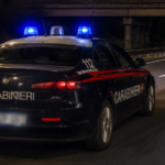 Inseguito sulla E45 getta 50 dosi di cocaina dal finestrino