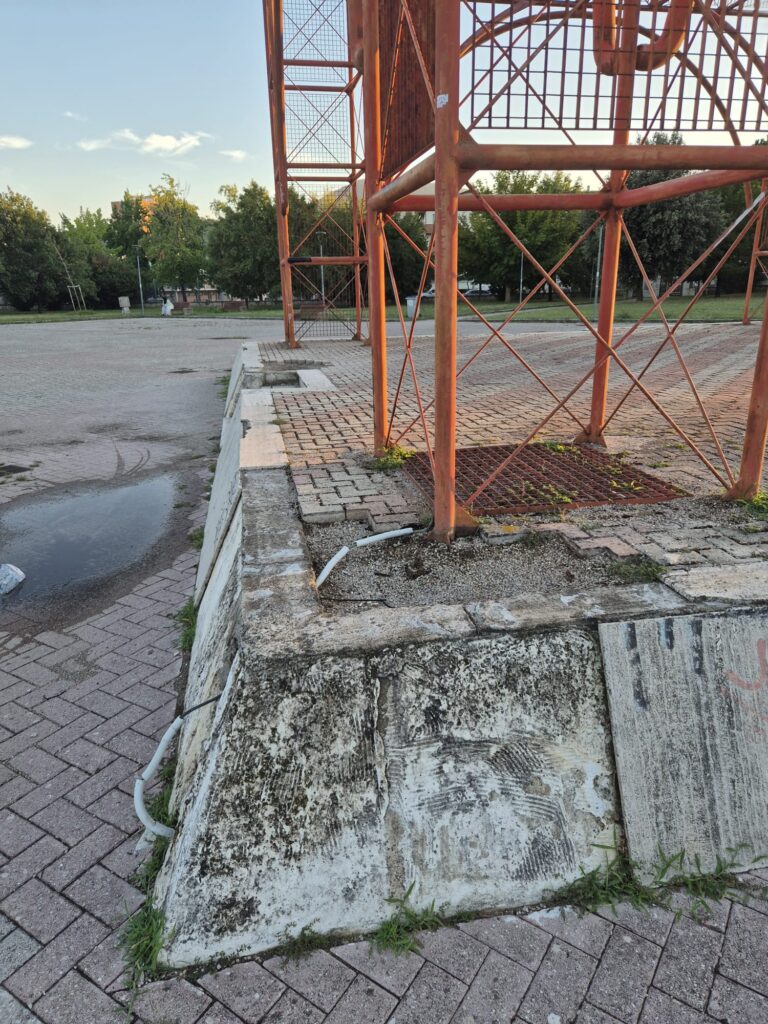 Parco Ranieri nel degrado, parte la raccolta firme